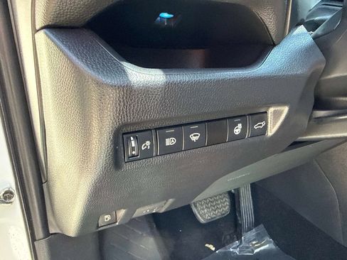 Used 2021 Toyota RAV4 XSE w/ XSE Grade Weather Package AWD/4WD image 18