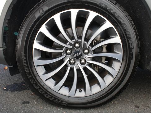 Used 2020 Lincoln Aviator Reserve w/ Equipment Group 201A image 24