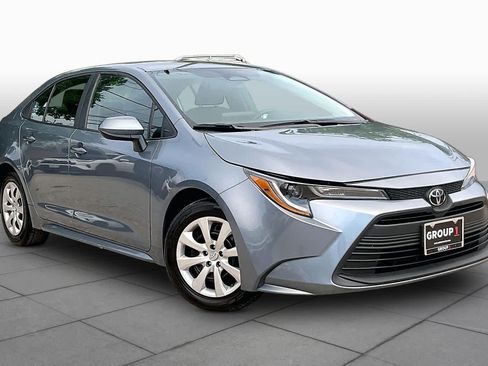 Used 2024 Toyota Corolla LE FWD image 3