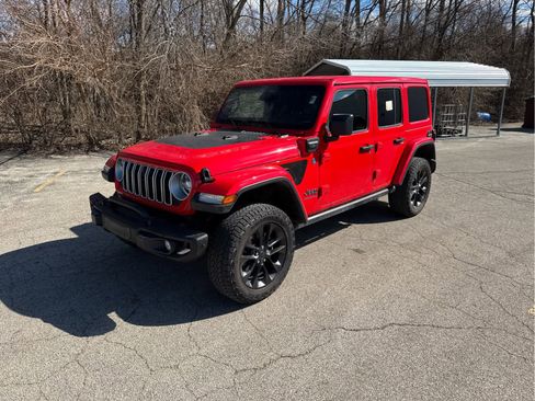 Used 2025 Jeep Wrangler Backcountry image 2