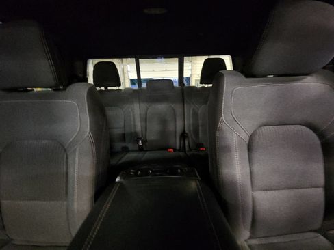 Used 2023 RAM 1500 Big Horn AWD/4WD image 36