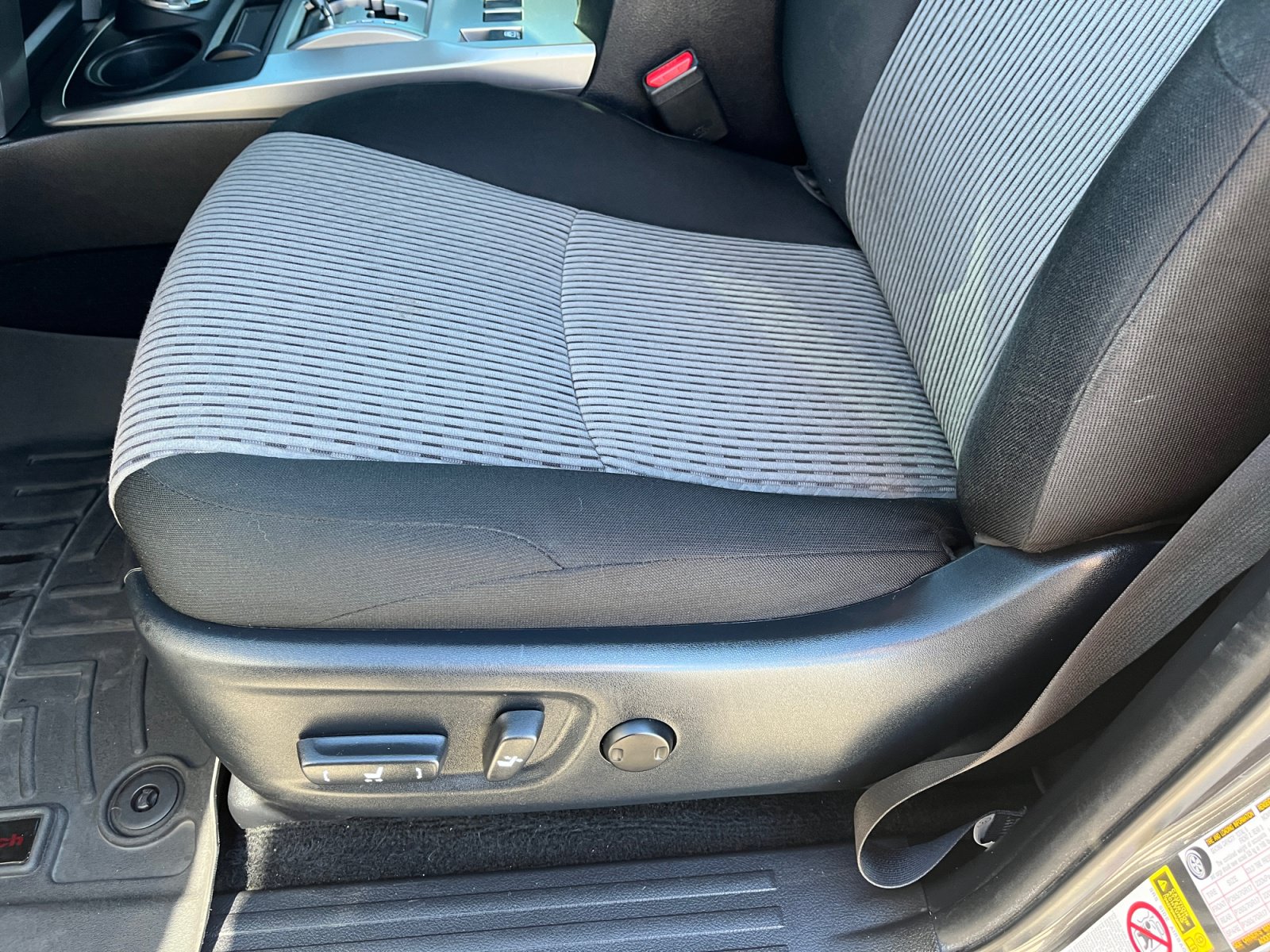 Used 2016 Toyota 4Runner SR5 AWD/4WD image 14