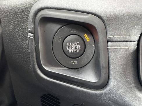 Used 2024 Jeep Gladiator Sport AWD/4WD image 24