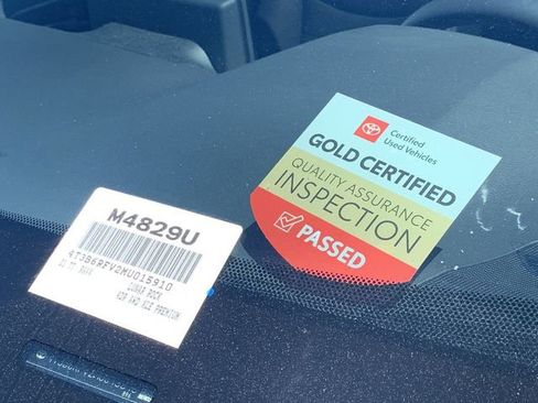 Used 2021 Toyota RAV4 XLE Premium AWD/4WD image 39