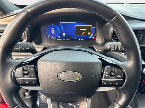 Used 2023 Ford Explorer Platinum w/ Technology Package image 27