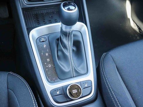 New 2026 Hyundai Venue SEL FWD image 23