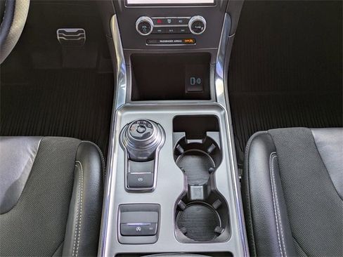 Used 2023 Ford Edge ST image 19