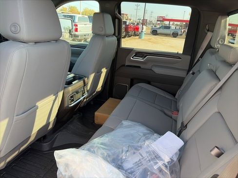 New 2026 GMC Sierra 2500 SLT w/ SLT Premium Package image 11