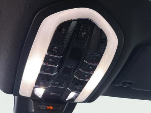 Used 2023 Porsche Macan Turbo AWD/4WD image 21