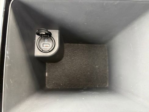 Used 2020 Hyundai Ioniq Limited image 24