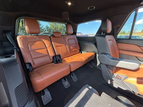 Used 2018 Lincoln Navigator Reserve w/ Technology Package AWD/4WD image 29