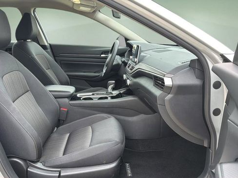 Certified 2024 Nissan Altima 2.5 SV FWD image 11