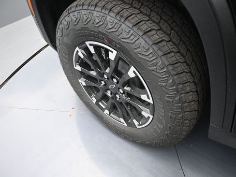 New 2026 Chevrolet Traverse Z71 w/ Enhanced Driving Package AWD/4WD image 42