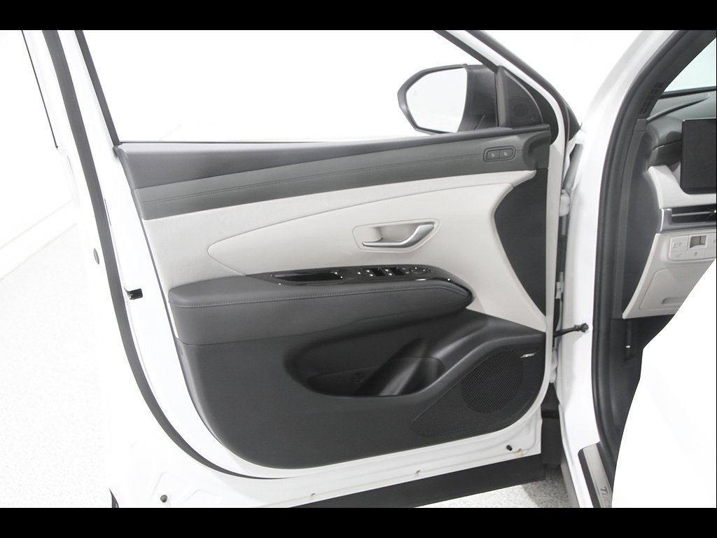 Certified 2026 Hyundai Tucson Limited AWD/4WD image 4