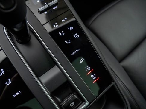 New 2026 Porsche Macan image 22