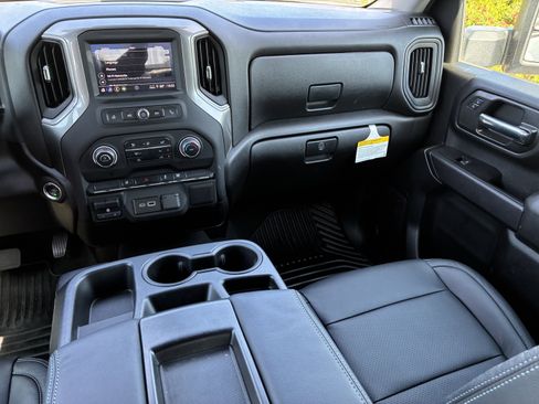 Used 2025 Chevrolet Silverado 2500 Custom AWD/4WD image 23