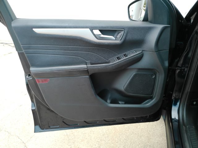 Used 2021 Ford Escape SE w/ SE Sport Appearance Package FWD image 12