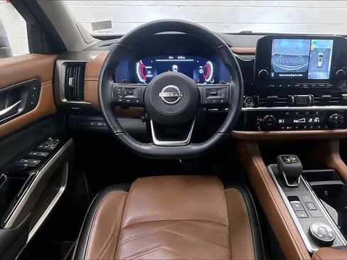 Certified 2024 Nissan Pathfinder Platinum image 4