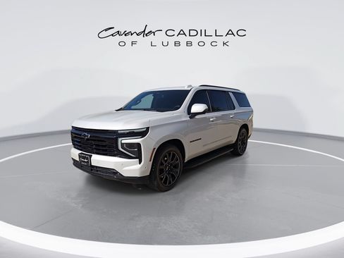 Used 2025 Chevrolet Suburban RST w/ RST Capability Package AWD/4WD image 3