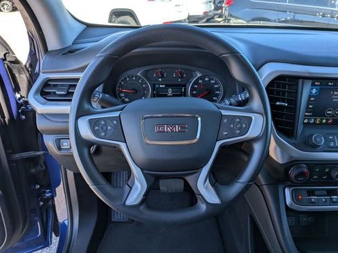 Used 2023 GMC Acadia SLE image 17