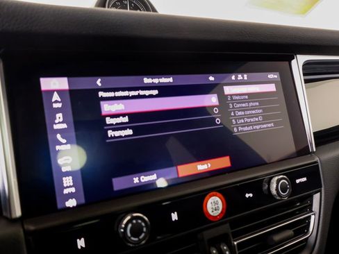 Certified 2024 Porsche Macan image 18