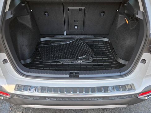 Used 2023 Volkswagen Taos SE w/ Panoramic Sunroof Package FWD image 61