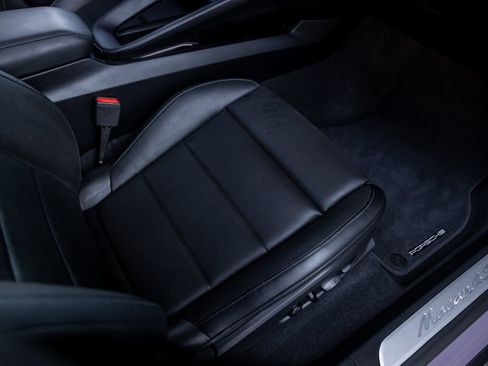 Certified 2025 Porsche Macan 4S Electric AWD/4WD image 52