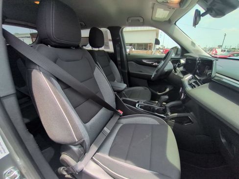 Used 2025 Chevrolet TrailBlazer LT AWD/4WD image 31