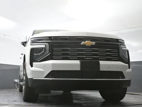 Used 2025 Chevrolet Suburban High Country AWD/4WD image 54