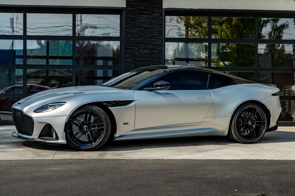 Used 2020 Aston Martin DBS Superleggera RWD image 2