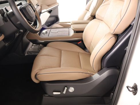New 2026 Lincoln Navigator Black Label AWD/4WD image 12