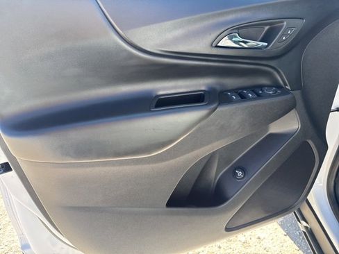Used 2024 Chevrolet Equinox LT image 21