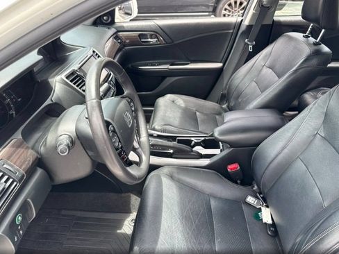 Used 2017 Honda Accord EX-L image 12