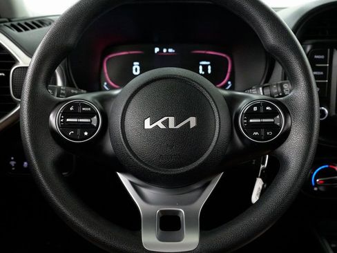 Used 2023 Kia Soul LX image 11