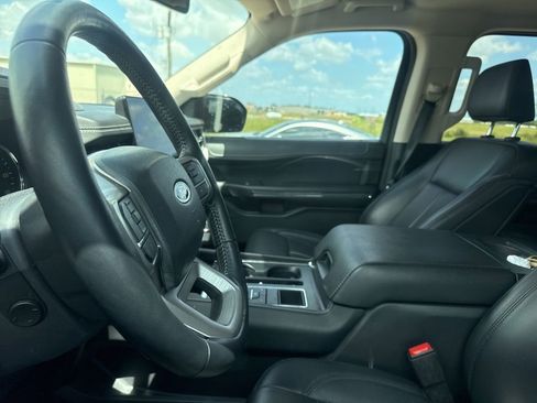 Used 2022 Ford Expedition XLT RWD image 9