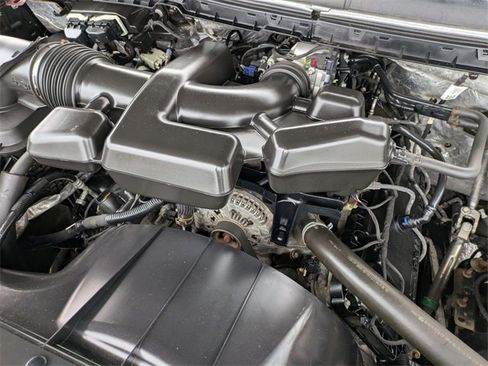 Used 2019 Ford F250 Lariat w/ Chrome Package image 32