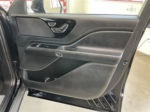 Used 2023 Lincoln Aviator AWD image 21