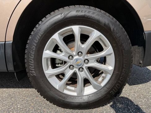 Used 2019 Chevrolet Equinox LS w/ LS Convenience Package AWD/4WD image 14