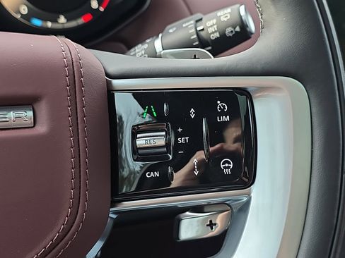 New 2025 Land Rover Range Rover Autobiography AWD/4WD image 18