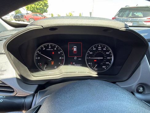Used 2025 Subaru Crosstrek 2.0i Premium AWD/4WD image 29