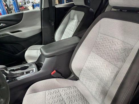 Used 2024 Chevrolet Equinox LS w/ LS Convenience Package image 16