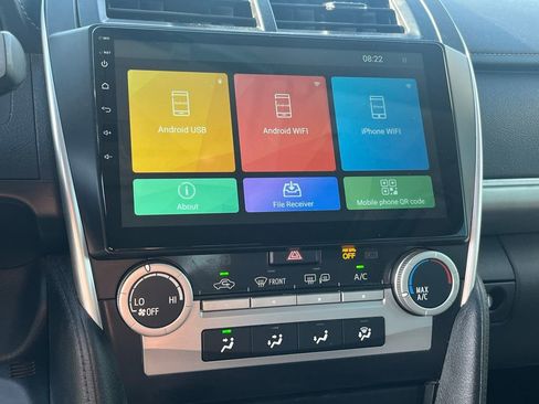 Used 2014 Toyota Camry SE FWD image 11