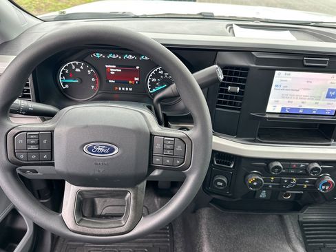 New 2026 Ford F250 XL w/ XL Chrome Package image 18