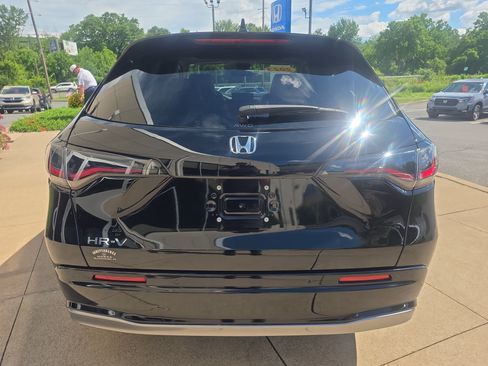 Used 2023 Honda HR-V EX-L image 6