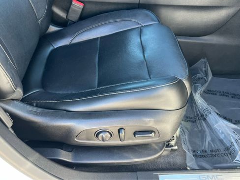 Used 2019 GMC Acadia SLT image 19