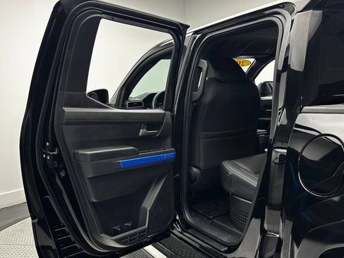 Used 2025 Toyota Tacoma TRD Sport AWD/4WD image 36