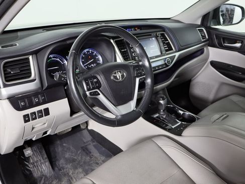 Used 2017 Toyota Highlander Limited Platinum image 29