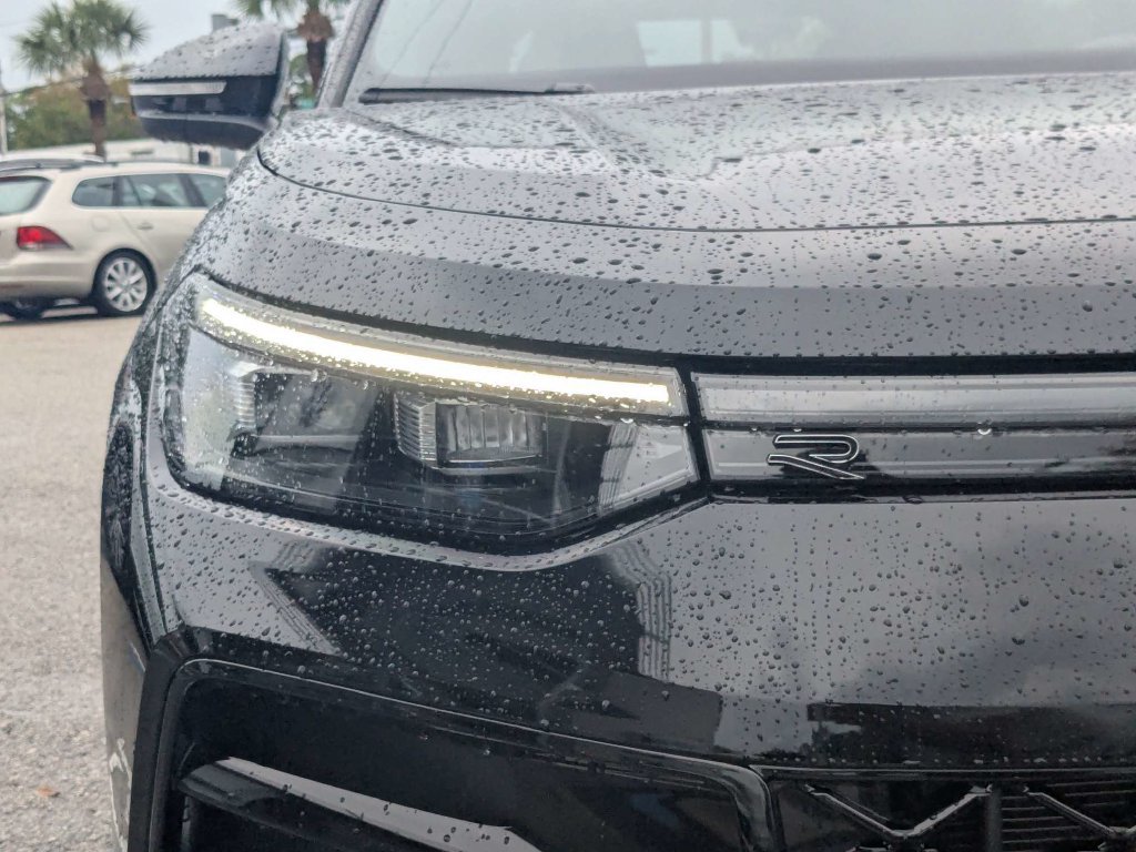 Certified 2026 Volkswagen Tiguan SE R-Line FWD image 10