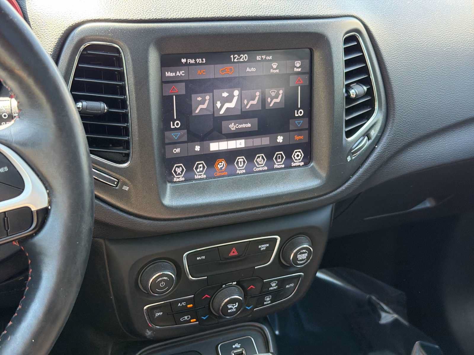 Used 2017 Jeep Compass Trailhawk w/ Leather Interior Group AWD/4WD image 23