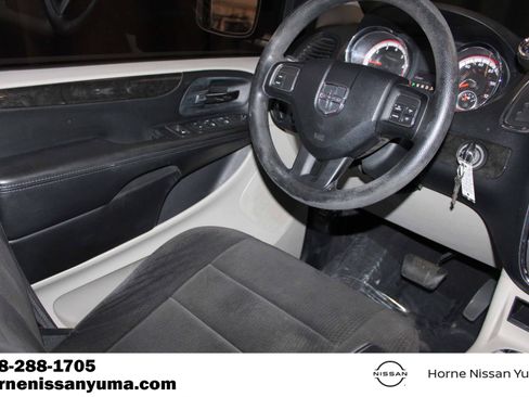 Used 2012 Dodge Grand Caravan SXT FWD image 11